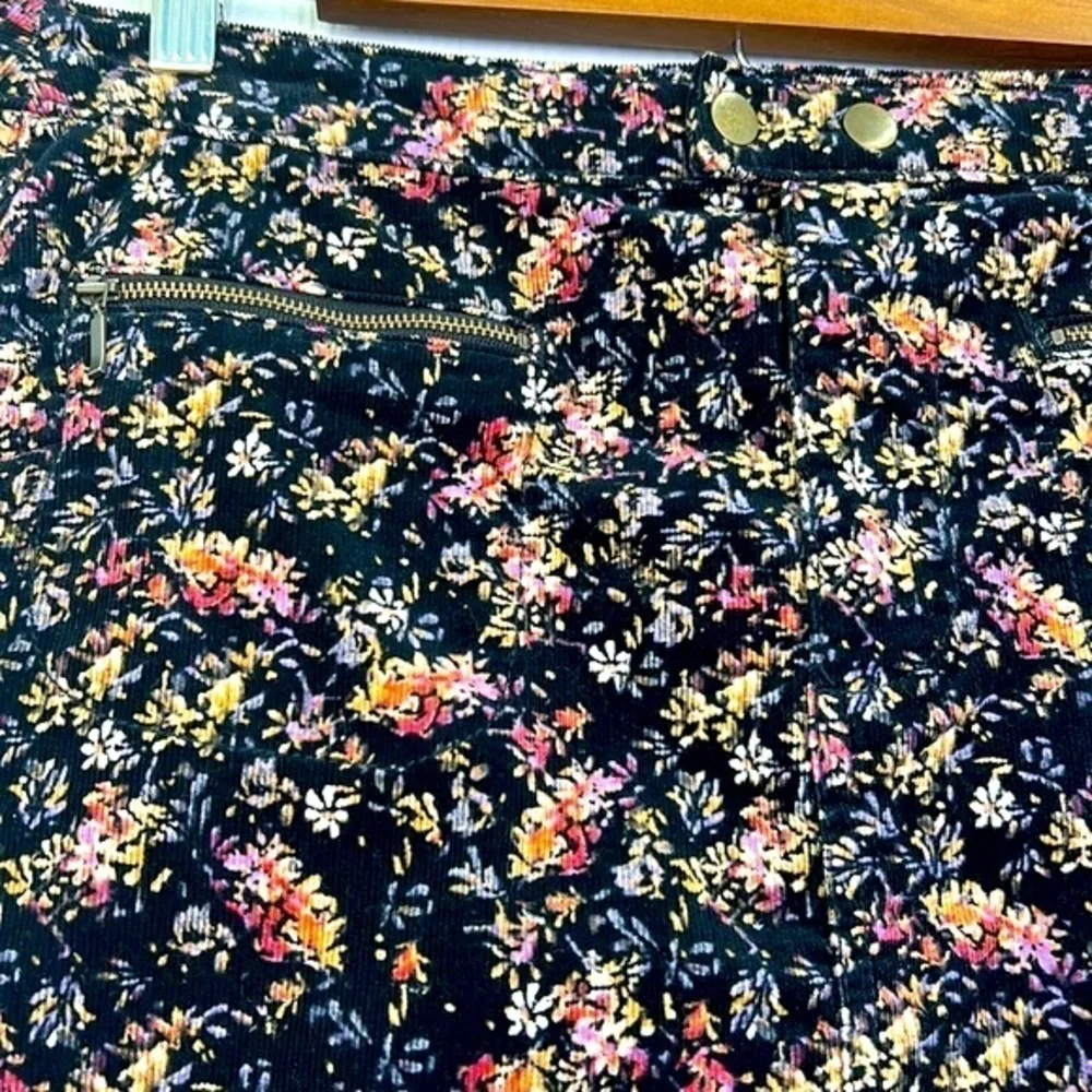 Mossimo Supply CO - Floral Corduroy Black Button Mini Skirt Size 6